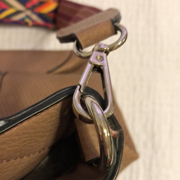 Marina Galanti large bag with removable strap.  Zipper close - Picture 7 of 10